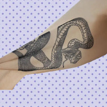 Collant effet tatouage tattoo tights motif serpent 