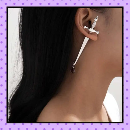 Bijoux d'oreille, faux piercing d'oreille, bijoux fantaisie, faux piercing plug écarteur, ear cuff, accessoires femmes, motif épée