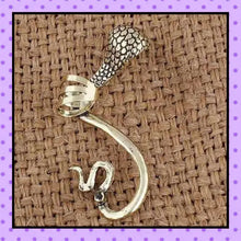 Bijoux d'oreille, faux piercing d'oreille, bijoux fantaisie, faux piercing hélix cartilage, ear cuff, accessoires femmes, motif serpent cobra