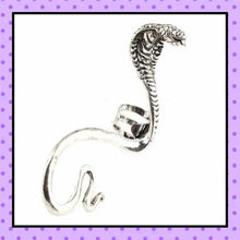 Bijoux d'oreille, faux piercing d'oreille, bijoux fantaisie, faux piercing hélix cartilage, ear cuff, accessoires femmes, motif serpent cobra