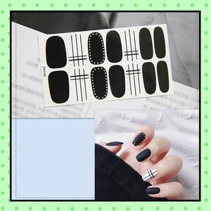 stickers d'ongles, nail patch, nail art, vernis à ongles noir rayures