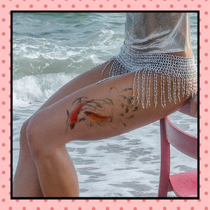 Tatouage éphémère femme, tatouage temporaire, faux tattoo, motif carpes koï