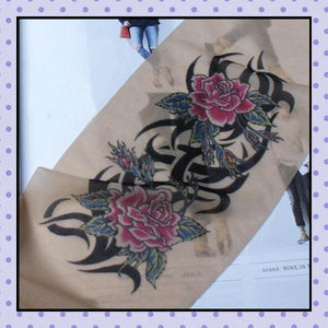 Collant effet tatouage tattoo tights motif tribal roses rouges