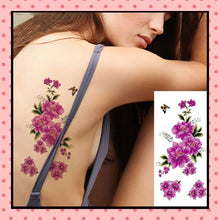 Tatouage éphémère femme, tatouage temporaire, faux tattoo, motif fleurs violettes papillons